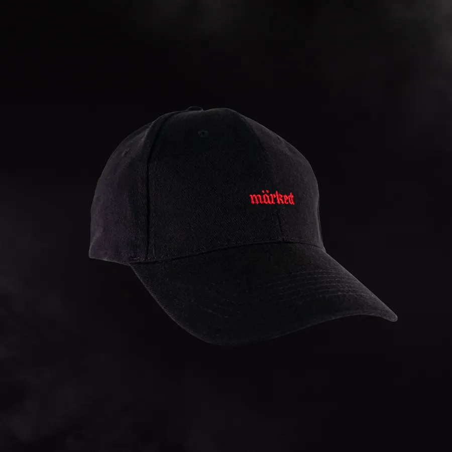 Märked cap, three-quarter